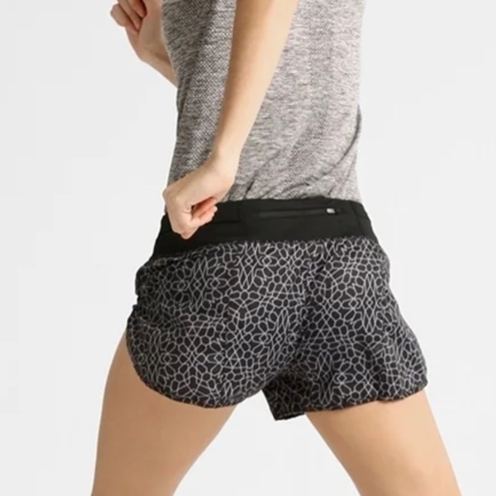 Nike Performance Women's Black Patterned Shorts M - Picture 2 of 16